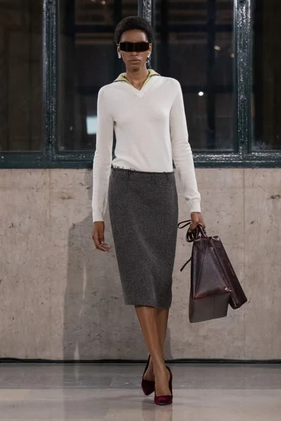 Look 18